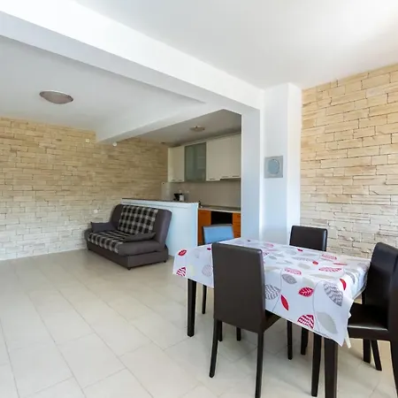 Apartment Mario